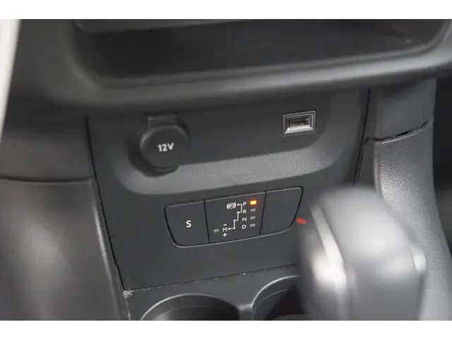 Citroën C3 PureTech 110 S&S Shine 2020 Benzine 47