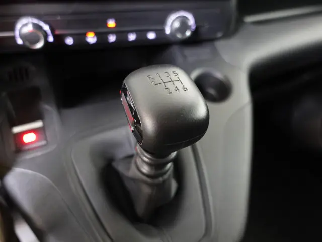 Opel Combo 102pk L1H1 2023 Diesel 21