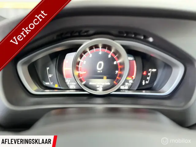 Volvo V40 2.0 T4 R-Design 2017 Benzine 19