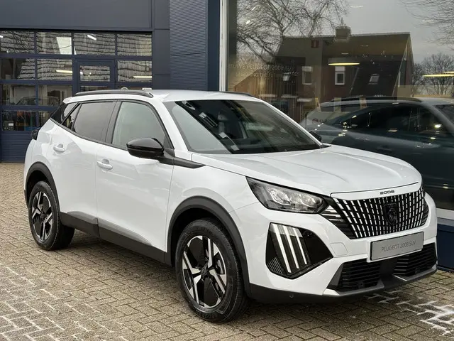 Peugeot 2008 1.2 Turbo 100 PK Allure 2025 Benzine 3