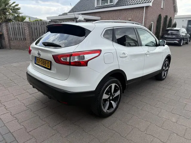 Nissan QASHQAI 1.6 163pk Connect Edition 2015 Benzine 10