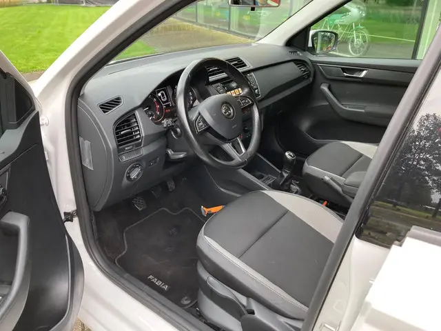 Škoda Fabia Combi 1.0 TSI Ambition Business 2018 Benzine 4