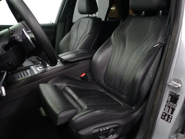 BMW X5 xDrive30d M Performance Aut- 2016 Diesel 27