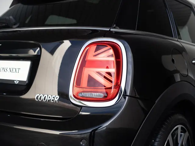 MINI 5-Deurs Cooper Aut. 2020 Benzine 14