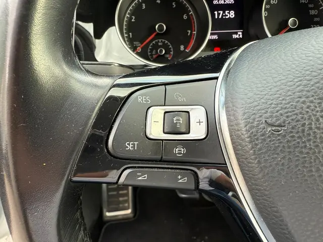 Volkswagen Golf Variant 1.0 TSI Highline 2019 Benzine 16