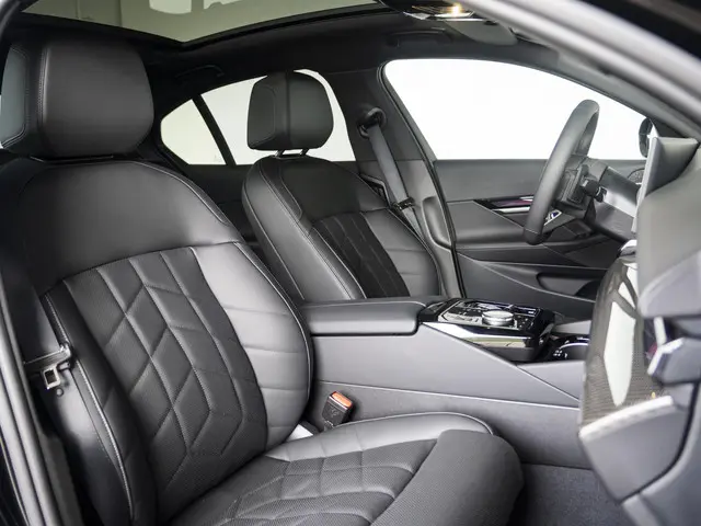 BMW 5 Serie Sedan 520i 2025 Benzine 8