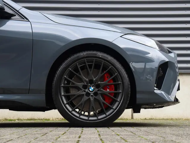 BMW 1 Serie 120 2025 Benzine 6