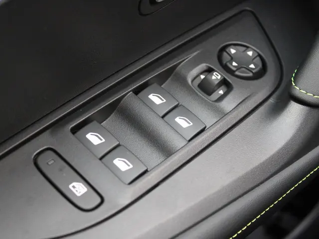 Peugeot 2008 1.2 Hybrid 145 GT 2026 Hybride Benzine 29