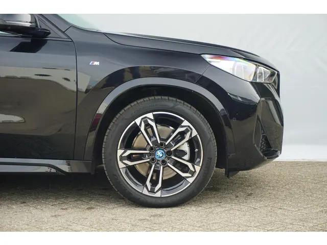 BMW X1 xDrive30e 2023 Hybride Benzine 4