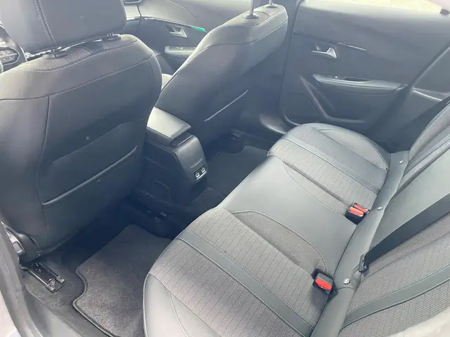 Peugeot 208 1.2 PureTech Allure 2020 Benzine 19