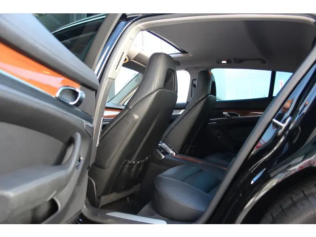 Porsche Panamera 4.8 S 2012 Benzine 18