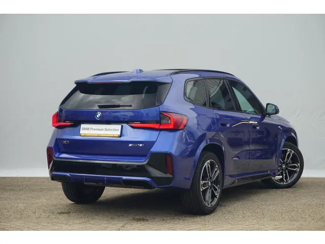 BMW X1 sDrive18i 2022 Benzine 2