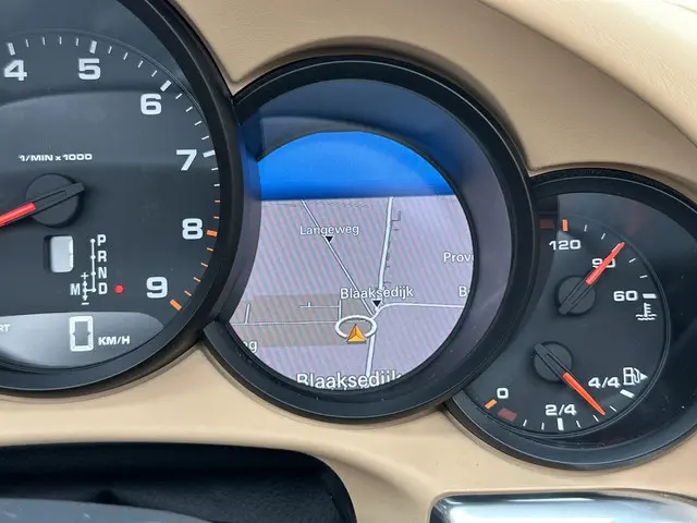 Porsche 911 Cabrio 3.4 Carrera 4 2013 Benzine 33