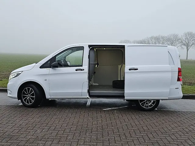 Mercedes-Benz Vito 114 2022 Diesel 18