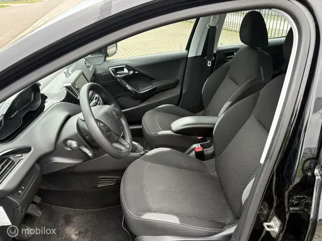 Peugeot 208 1.2 PureTech Blue Lion 2016 Benzine 12