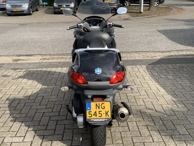 Piaggio MP3 400 LT 24.dkm AUTORIJBEWIJS B 2014 Benzine 21