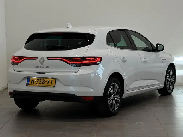 Renault Mégane 1.3 TCe 140 EDC Intens 2022 Benzine 2