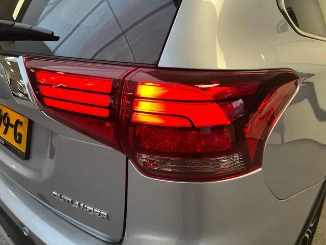 Mitsubishi Outlander 2.0 Connect Pro 2017 Benzine 25