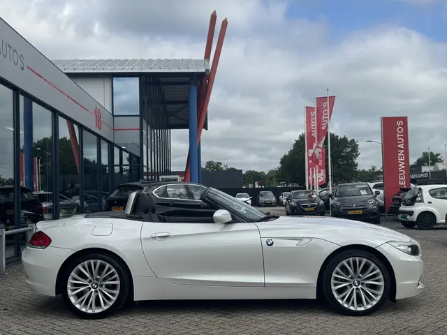 BMW Z4 Roadster sDrive20i Executive 2012 Benzine 8