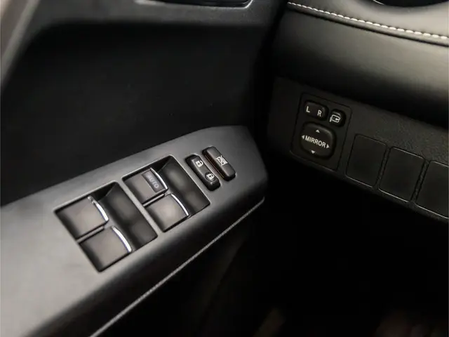 Toyota RAV4 2.5 Hybrid Sport 2016 Hybride Benzine 22