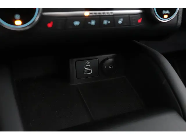 Ford Kuga 2.5 PHEV 225 Vignale 2023 Hybride Benzine 27