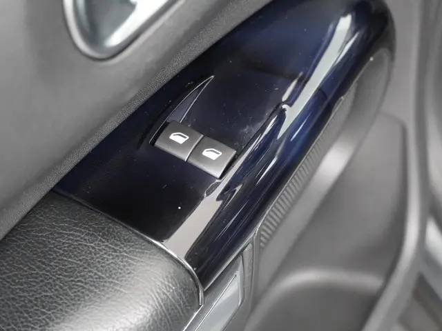 Citroën C4 Cactus 1.2 PureTech Shine 2016 Benzine 13