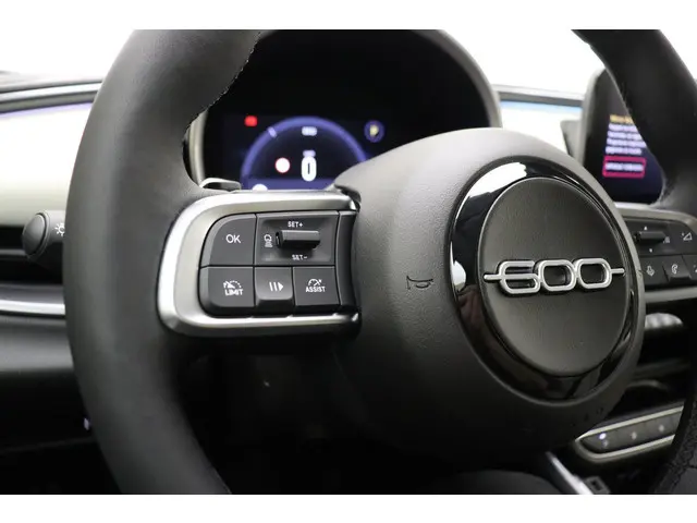 Fiat 600 1.2 Hybrid 110pk Automaat La Prima 2024 Benzine 32