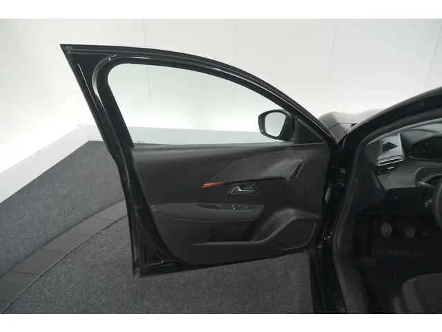 Peugeot 208 PureTech 75 Active 2023 Benzine 50