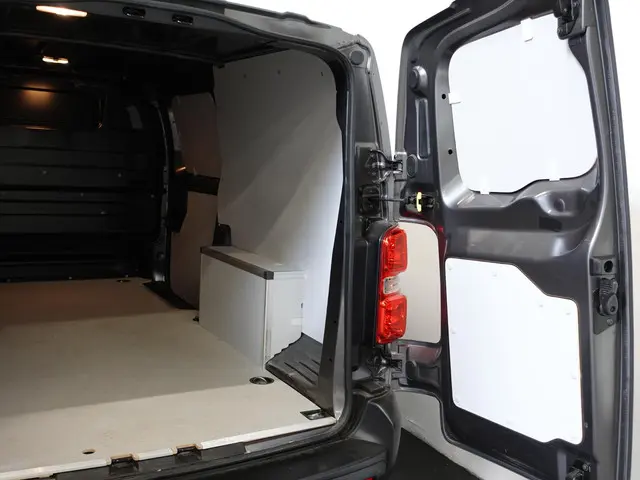 Opel Vivaro 145PK Automaat L3H1 2024 Diesel 39