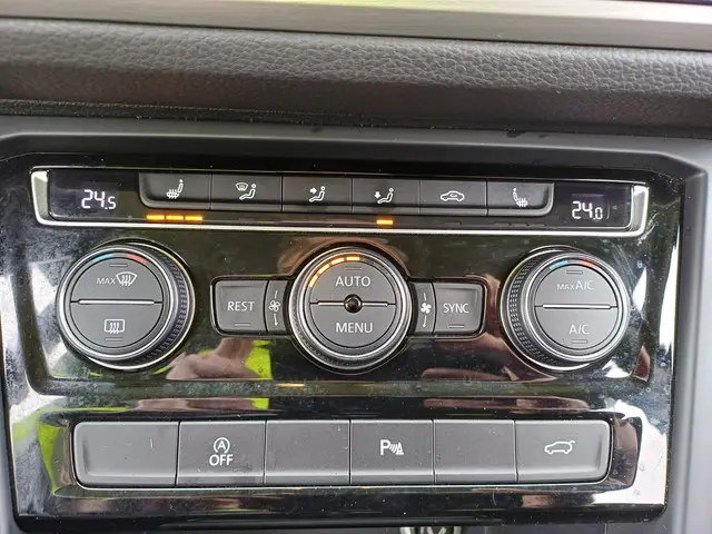 Volkswagen Touran 1.2 TSI Highline 7p 2017 Benzine 42