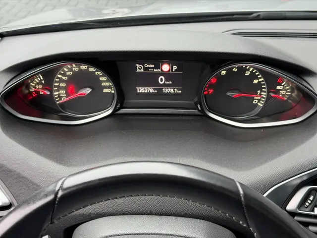 Peugeot 308 SW 1.2 PureTech Allure 2020 Benzine 32