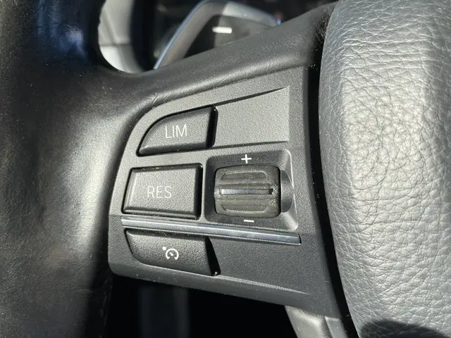 BMW 5 Serie Touring 520i 2013 Benzine 30