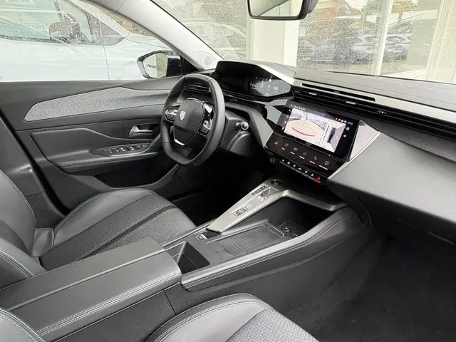 Peugeot 308 SW 1.2T 130pk Automaat Allure 2024 Benzine 11