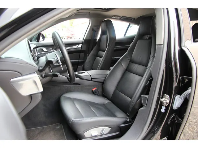 Porsche Panamera 4.8 S 2012 Benzine 14