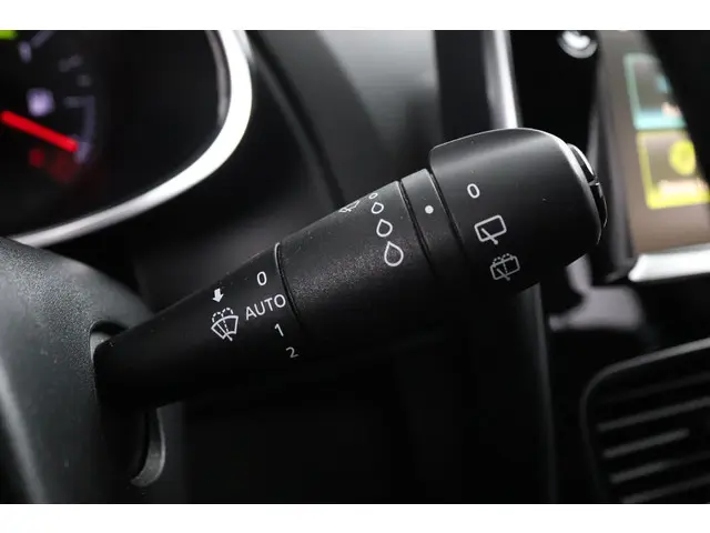 Renault Clio TCe 90 Intens 2019 Benzine 29