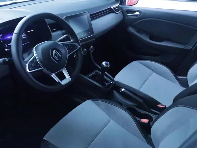 Renault Clio 1.0 TCe 90 GPF evolution 2024 Benzine 11