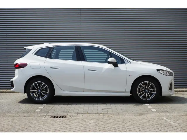 BMW 2 Serie Active Tourer 218i 2024 Benzine 4