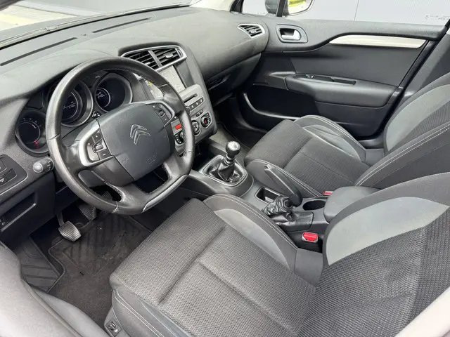 Citroën C4 1.2 PureTech Feel Collection 2015 Benzine 23