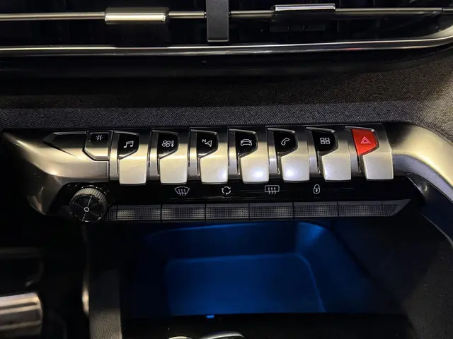 Peugeot 3008 1.6 e-THP GT Line 2018 Benzine 28