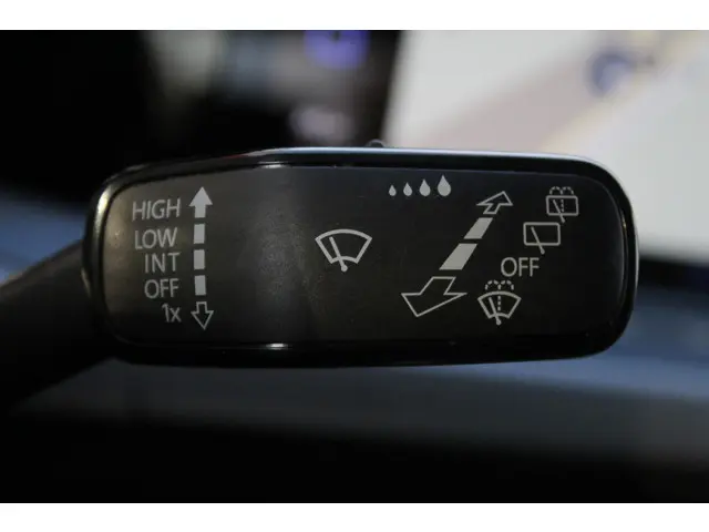 Volkswagen Golf 1.0 TSI Life Business 2022 Benzine 11