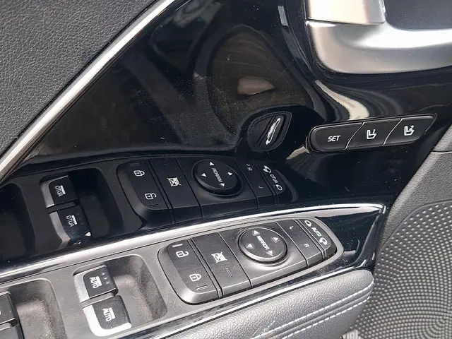 Kia e-Niro ExecutiveLine 64 kWh 2020 Elektrisch 12