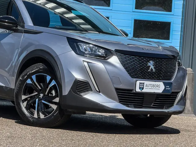 Peugeot 2008 1.2 Allure Automaat 2023 Benzine 19