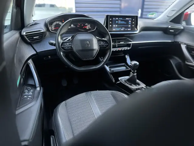 Peugeot 2008 1.2 PureTech 130pk Allure 2021 Benzine 12