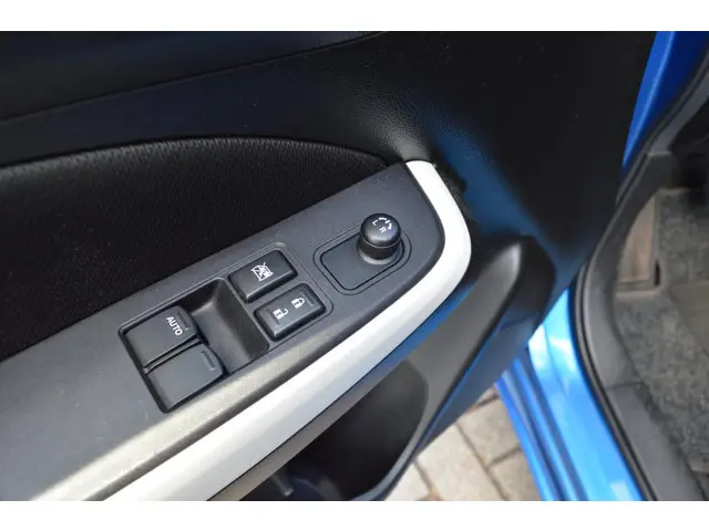 Suzuki Swift 1.2 Select 2017 Benzine 23
