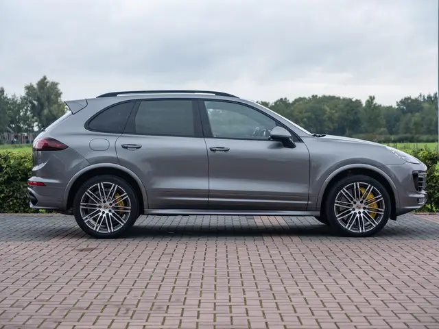 Porsche Cayenne 4.8 Turbo S 2015 Benzine 14