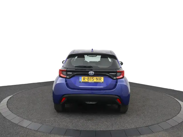 Toyota Yaris 1.5 Hybrid Dynamic 2022 Hybride Benzine 45