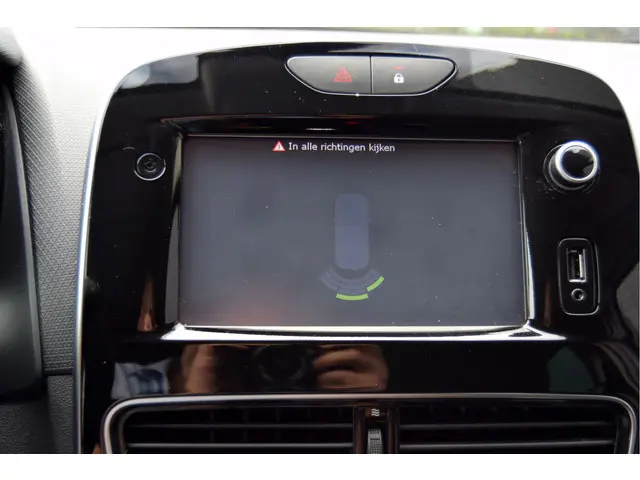 Renault Clio 0.9 TCe Limited 2018 Benzine 28