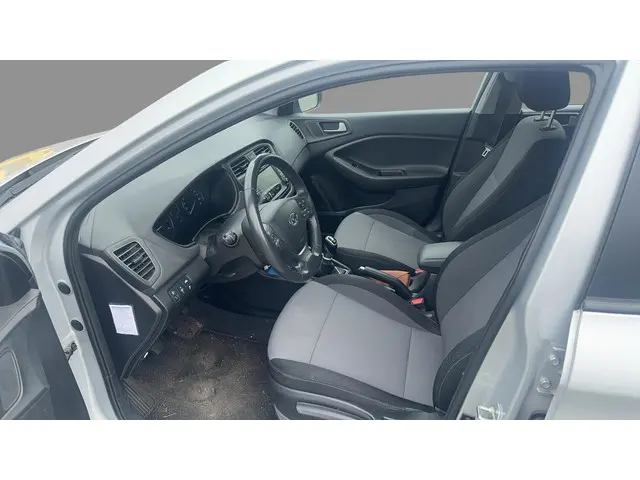 Hyundai i20 3