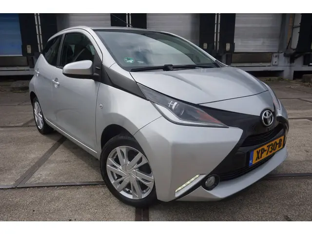 Toyota Aygo 1.0 VVT-i x-cite 2018 Benzine 24