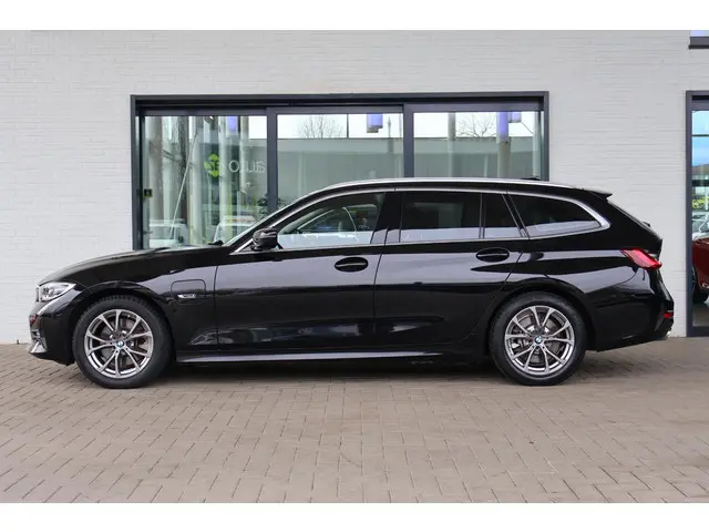 BMW 3 Serie Touring 320e 2022 Hybride Benzine 5